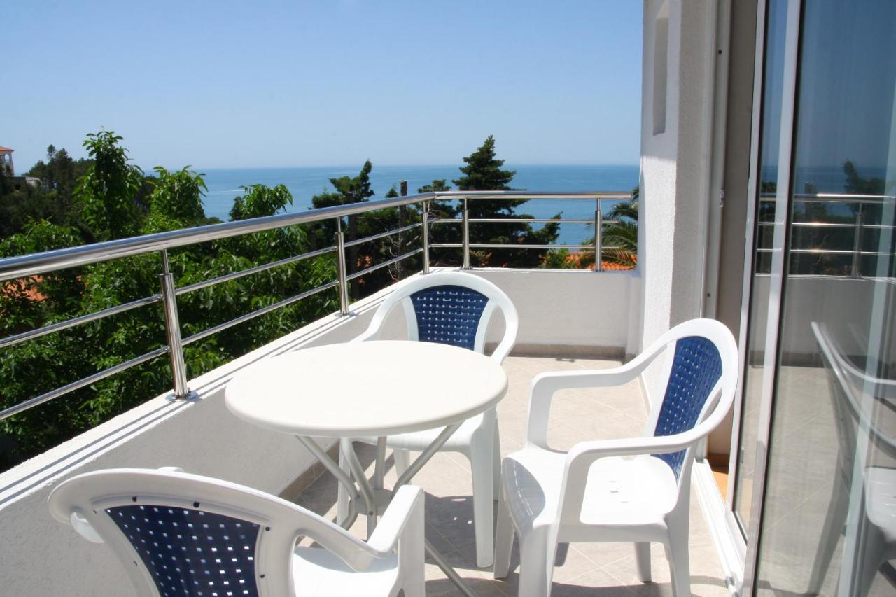 Apartments Antonela Sveti Stefan Rum bild